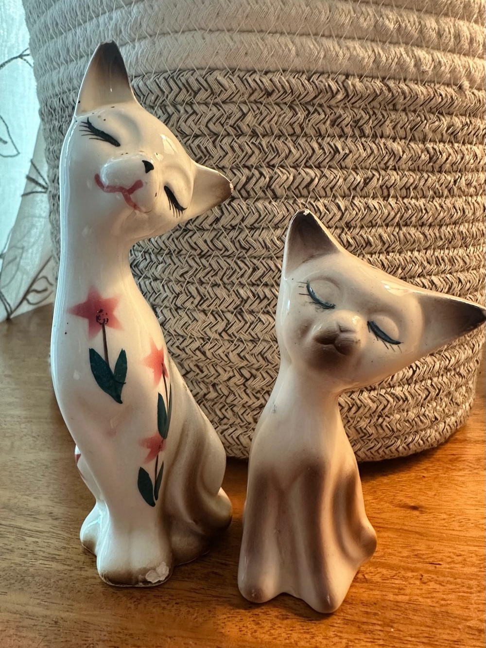 Vintage Mid Century Kitschy Siamese Cat and Kitten Salt And Pepper Shakers